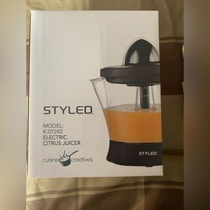 Styled brand new electric juicer